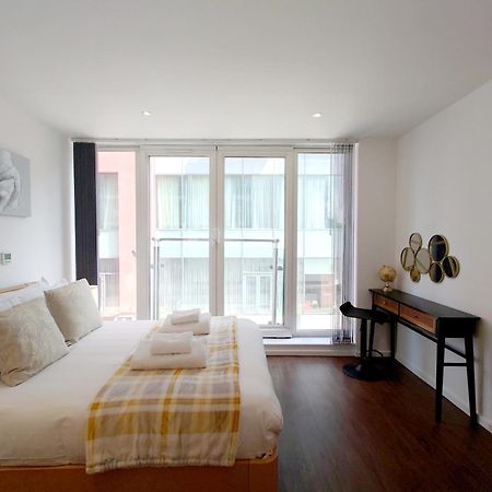 Fully Serviced Two Bed Apartment By Excel & O2 London Eksteriør billede