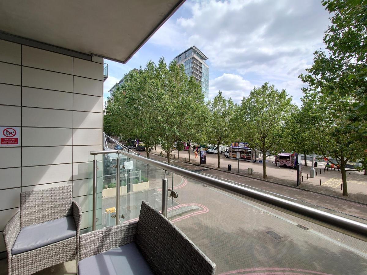 Fully Serviced Two Bed Apartment By Excel & O2 London Eksteriør billede