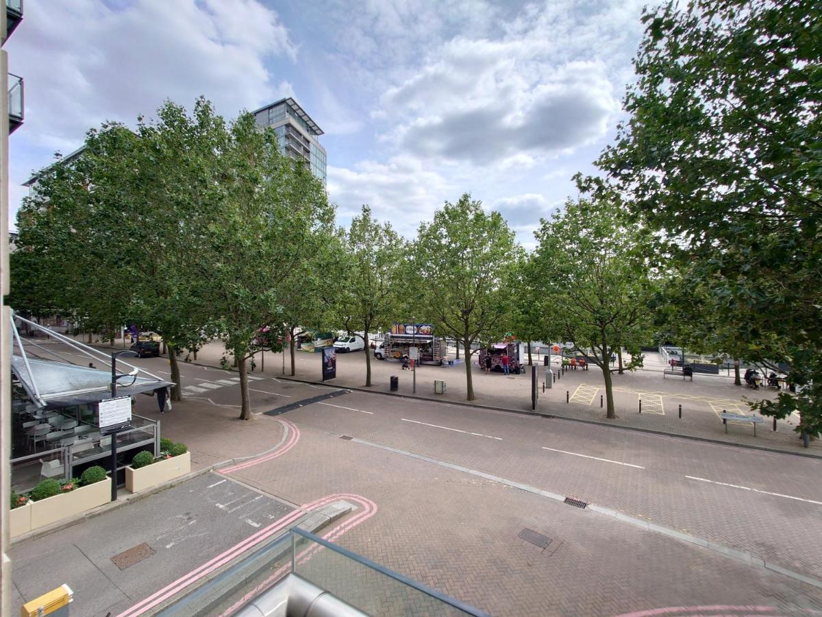Fully Serviced Two Bed Apartment By Excel & O2 London Eksteriør billede