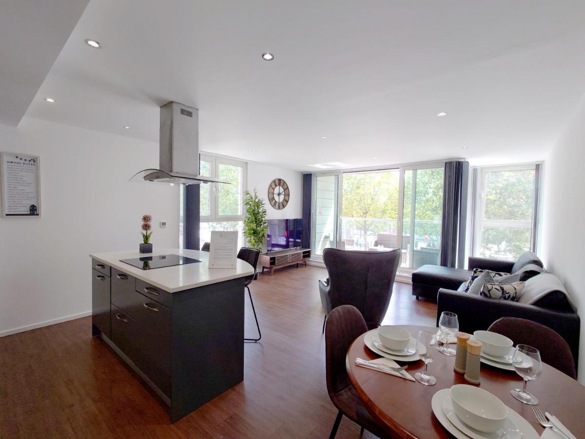 Fully Serviced Two Bed Apartment By Excel & O2 London Eksteriør billede