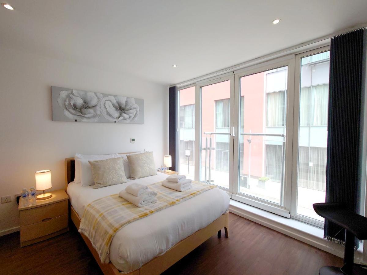 Fully Serviced Two Bed Apartment By Excel & O2 London Eksteriør billede