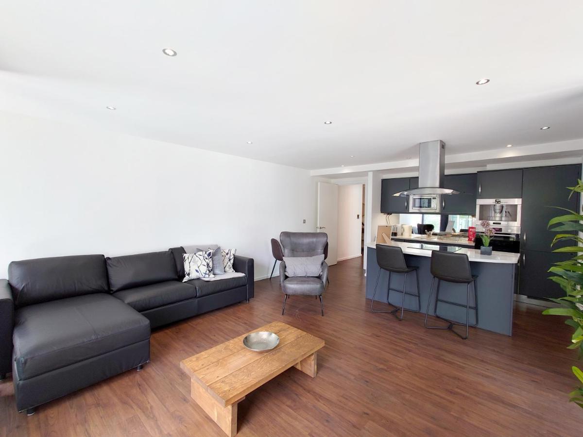 Fully Serviced Two Bed Apartment By Excel & O2 London Eksteriør billede
