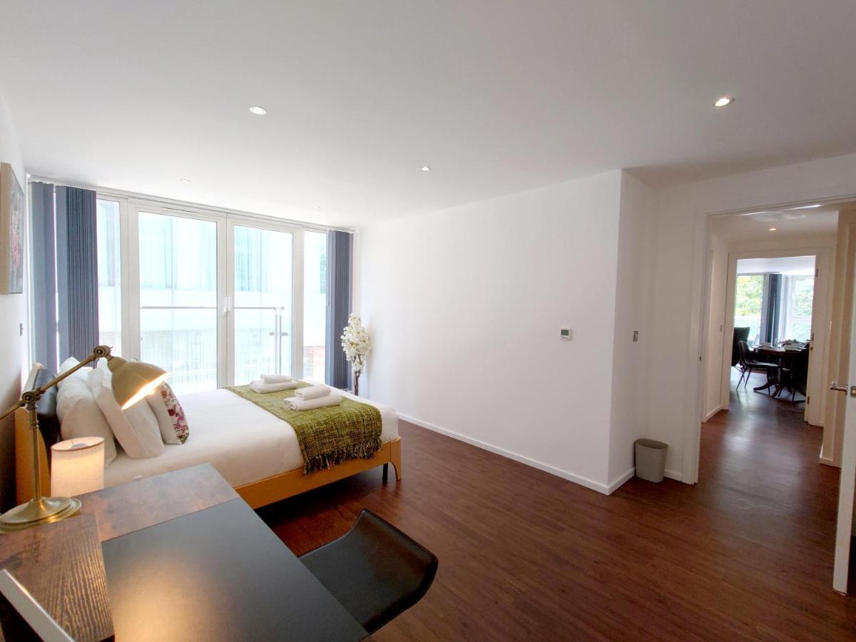Fully Serviced Two Bed Apartment By Excel & O2 London Eksteriør billede