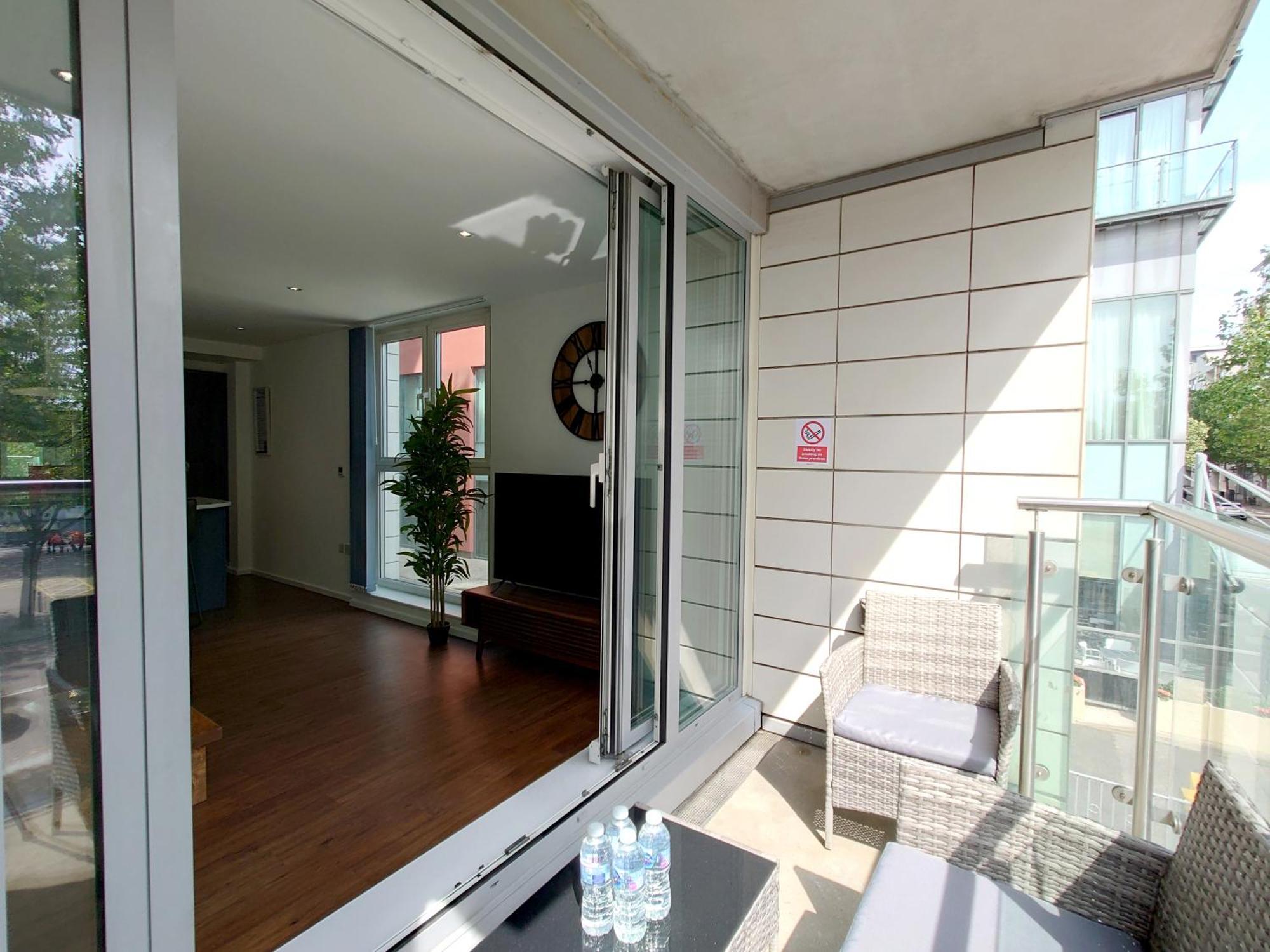 Fully Serviced Two Bed Apartment By Excel & O2 London Eksteriør billede