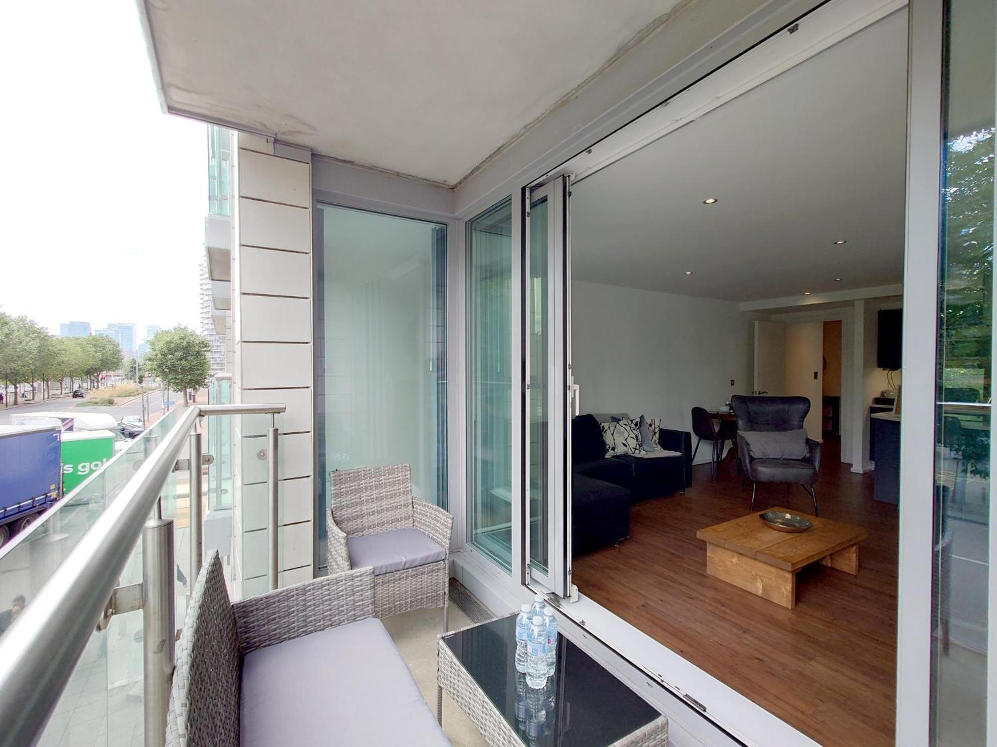 Fully Serviced Two Bed Apartment By Excel & O2 London Eksteriør billede